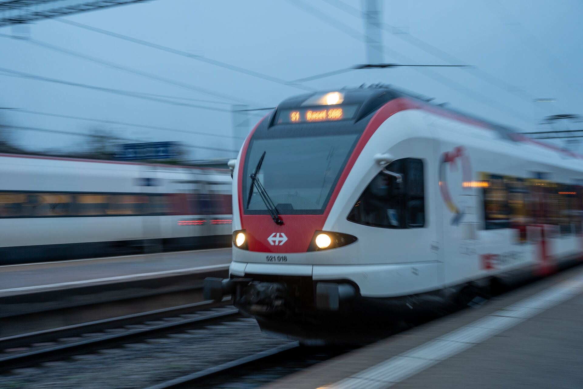 lukas 4cbrdihoh2w unsplash