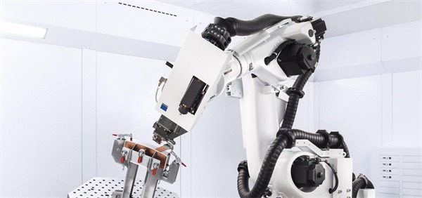 Yinhe Introduces German TruLaser Laser Welding Robot Equipment