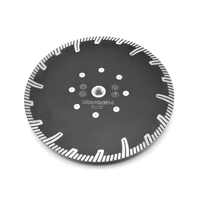 diamond cutting blade with protection segments