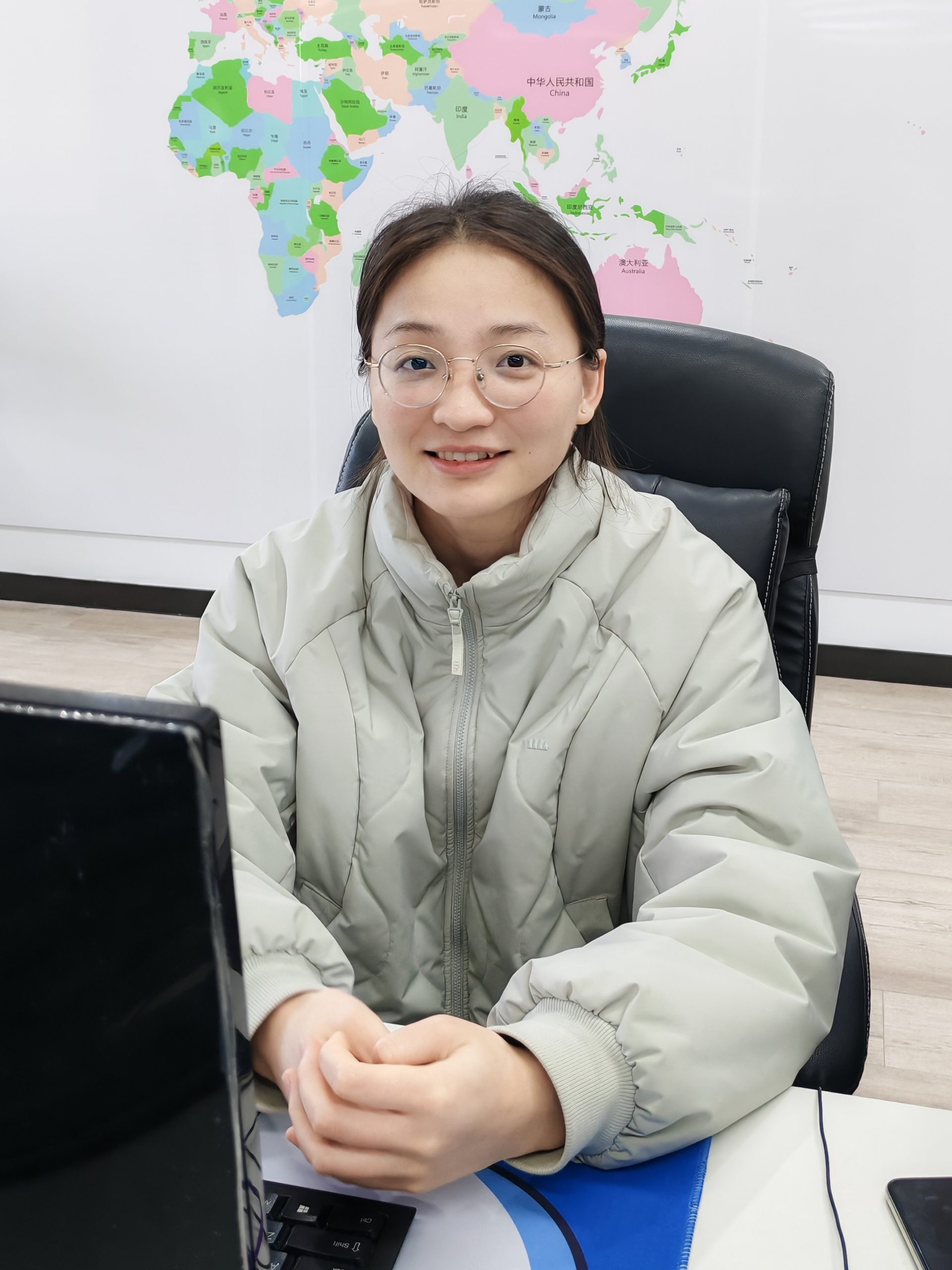 职位：manager senior customer 名字：sara