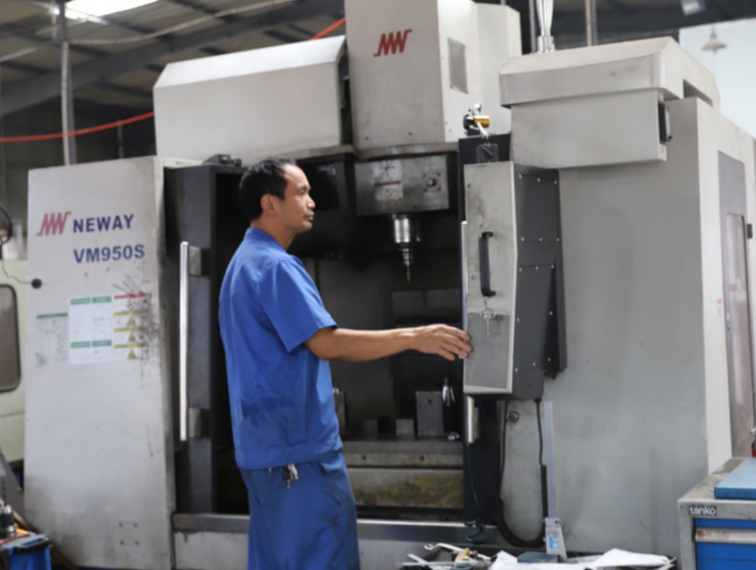 CNC_Vertical_Machining_Center