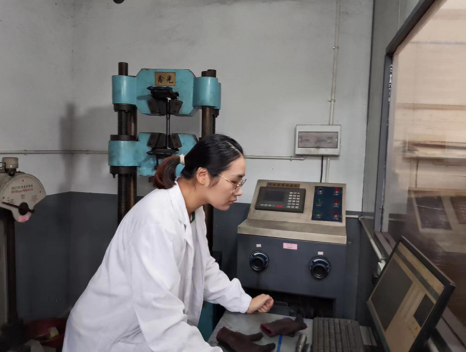 Tensile_Testing_Laboratory